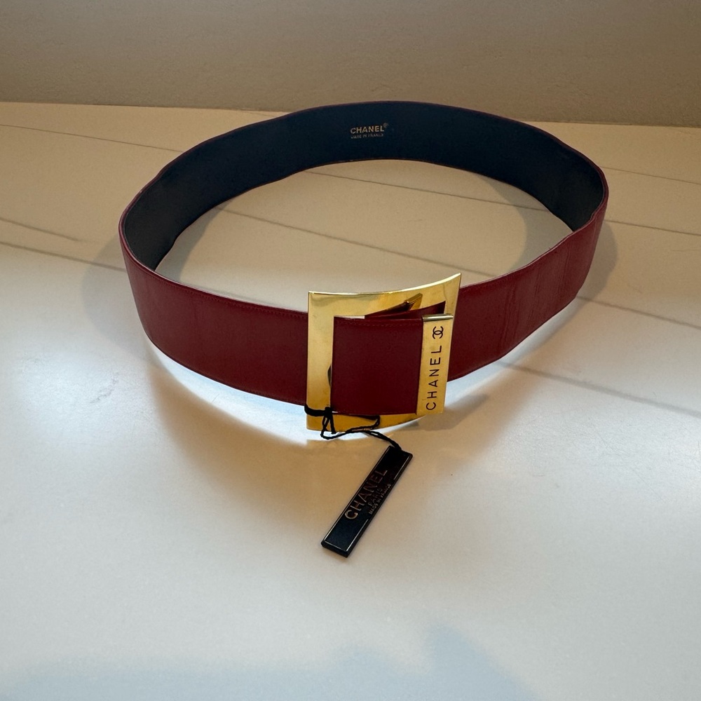 Vintage Chanel Burgundy Leather Gold Logo Buckle Waist Belt (Size 75) - Picture 9 of 9